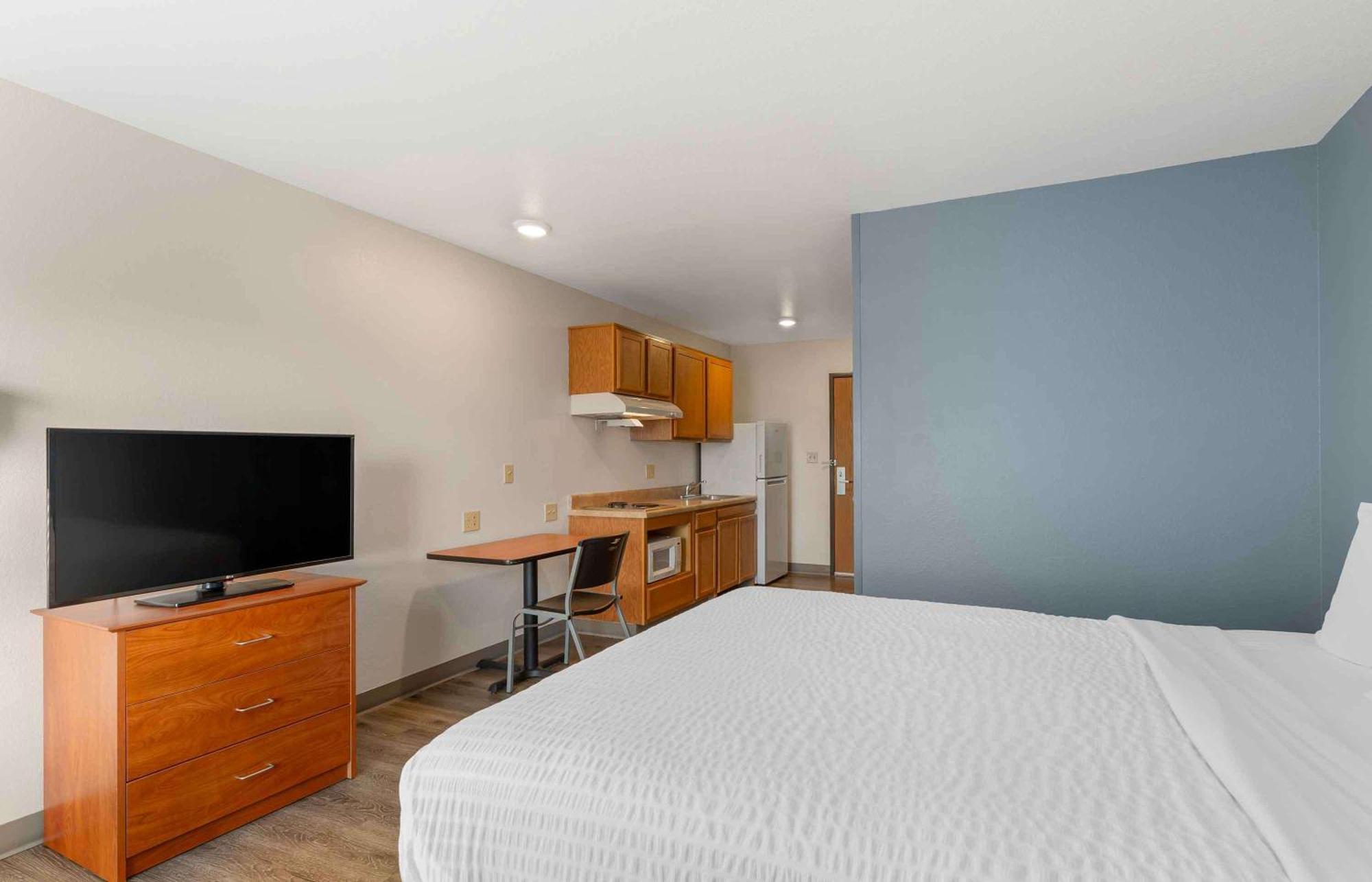 Extended Stay America Select Suites - Cleveland - Airport Екстер'єр фото