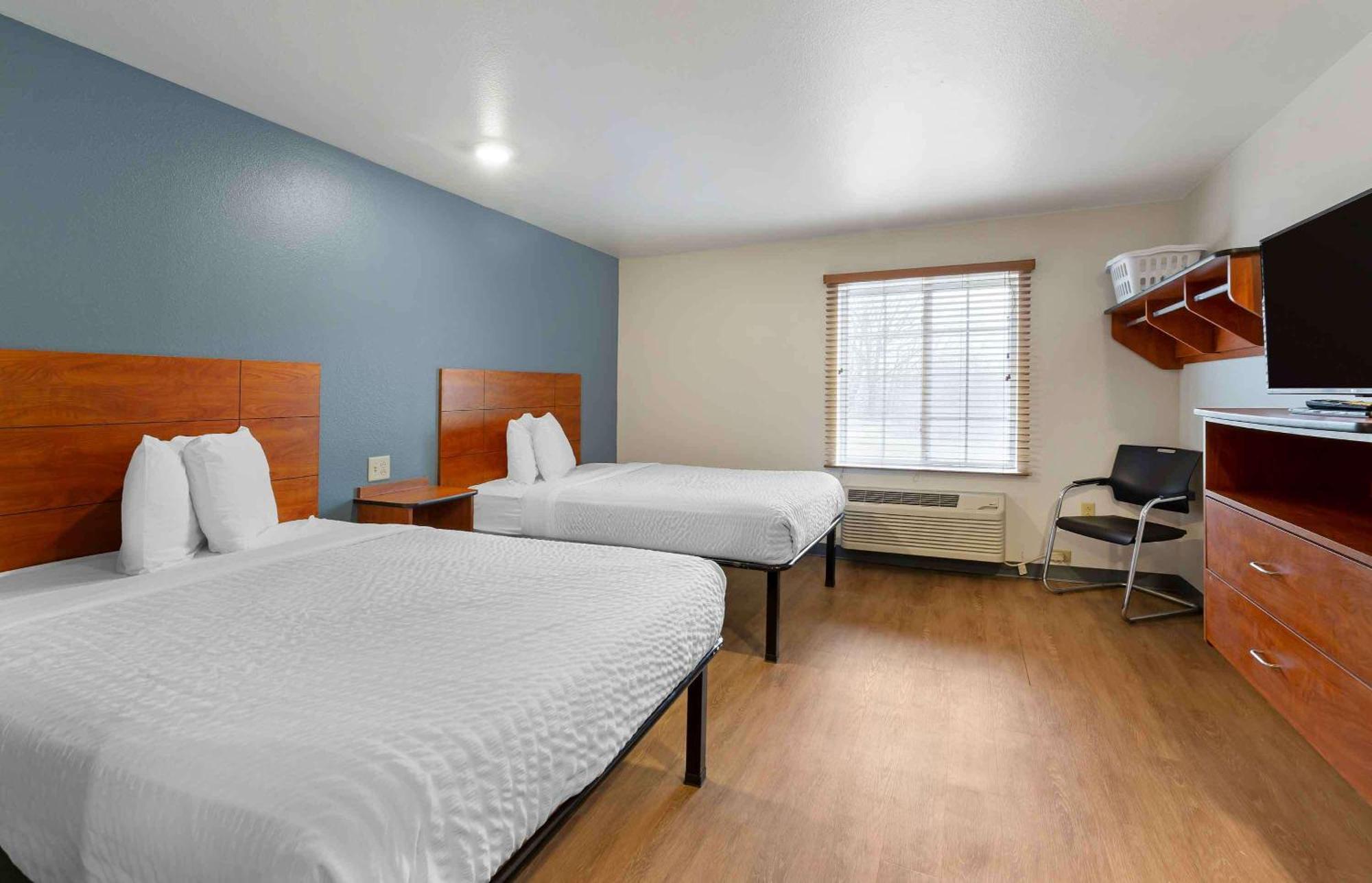 Extended Stay America Select Suites - Cleveland - Airport Екстер'єр фото